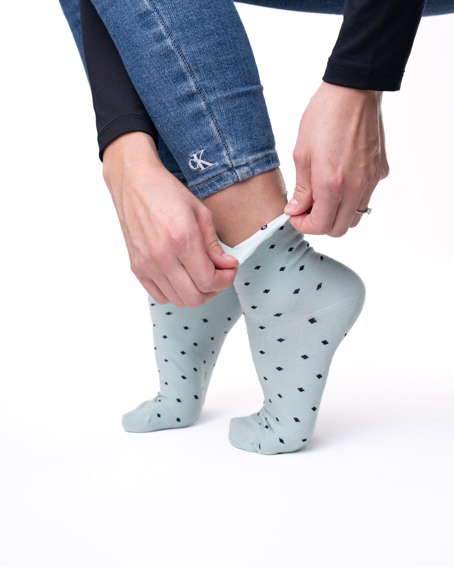 6 pár antibakteriális női zokni guminélküli és varrás nélkül, pöttyös 5855